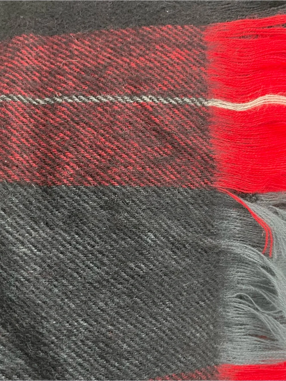 100% Lambswool Plaid Scarf Red, Black, Gray Fringe Made In Uruguay Unisex 51x12”
